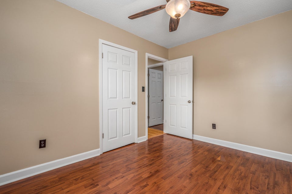 Photo #23: 472 Chestnut Drive