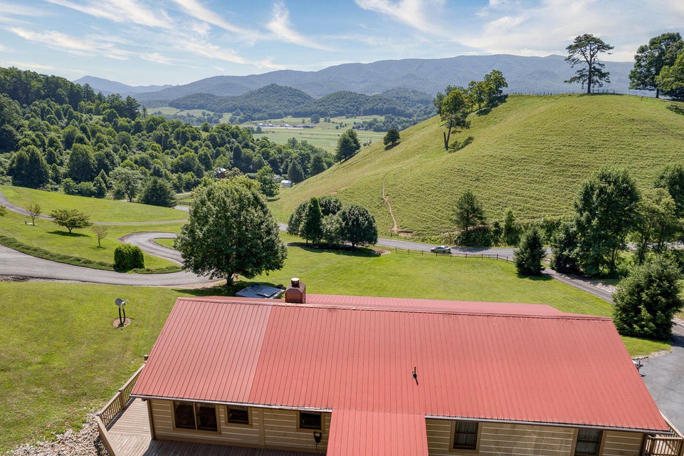 Photo #5: 438 Longview Drive