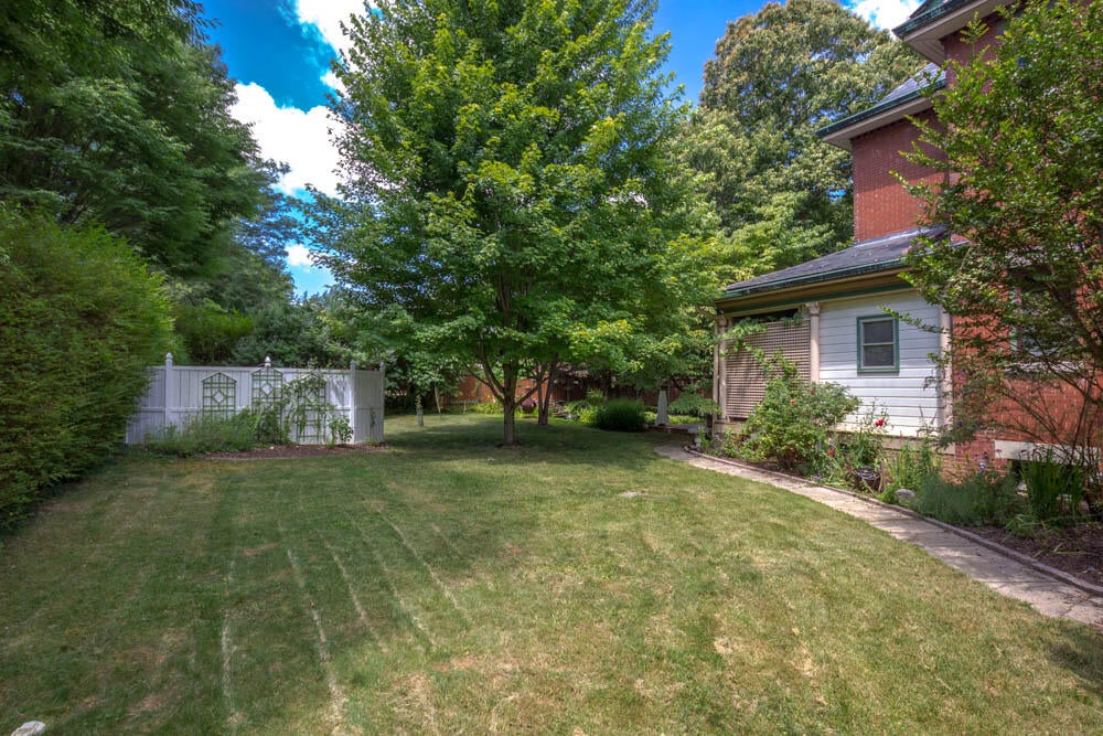 Photo #79: 700 Locust Street
