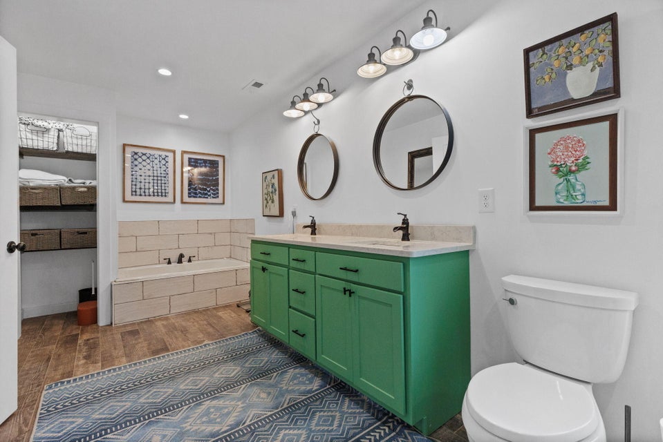 Photo #17: 727 Maple Street