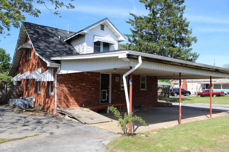 Photo #3: 604 Bravo Street