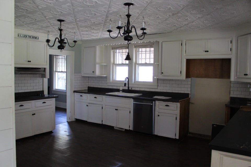Photo #10: 604 Bravo Street