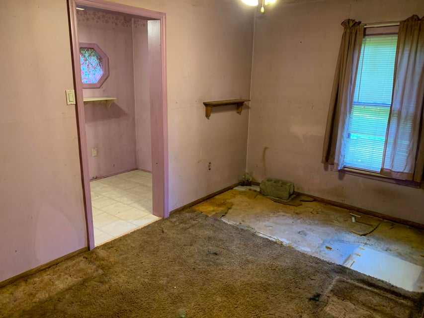 Photo #8: 518 Catawba Lane
