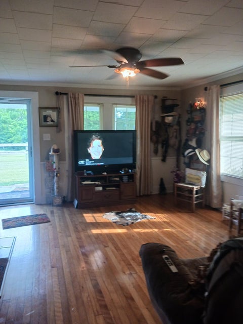 Photo #16: 138 Oscar Banks Road
