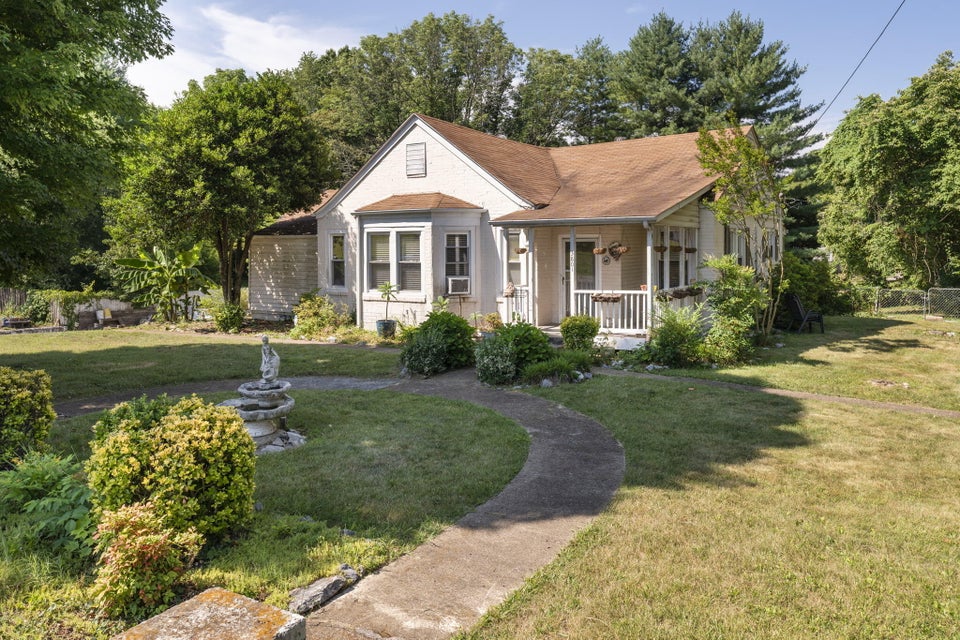Photo #2: 3801 Summit Drive