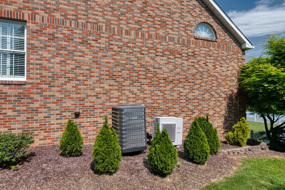 Photo #6: 152 Oak View Street