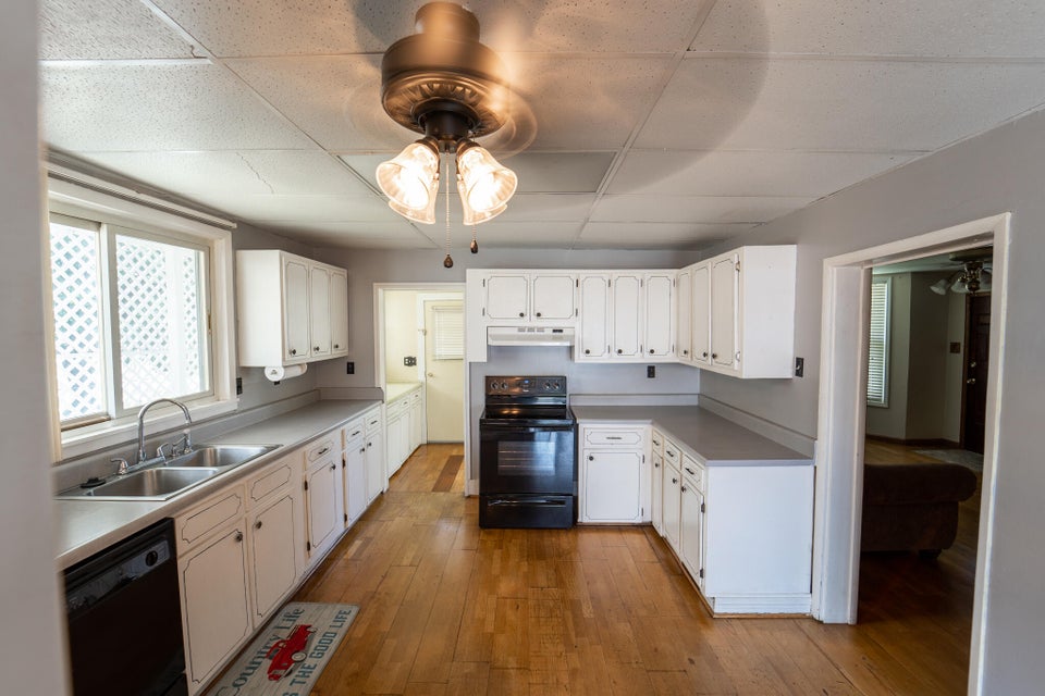 Photo #5: 324 Main Avenue