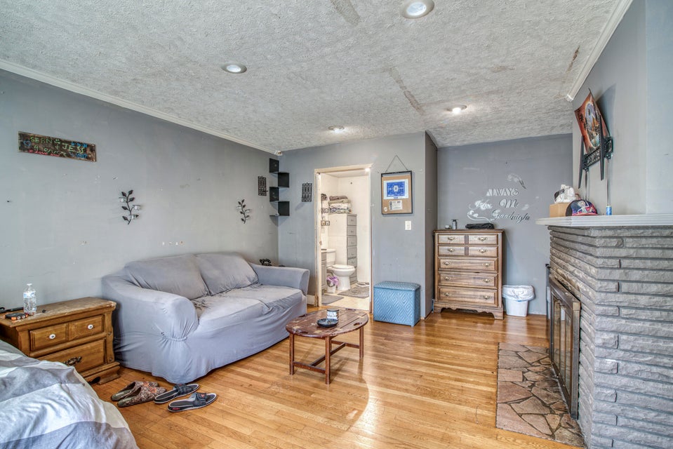 Photo #10: 101 Gilbert Street