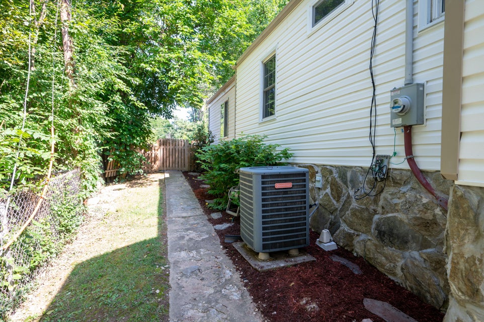 Photo #45: 1212 Lamont Street