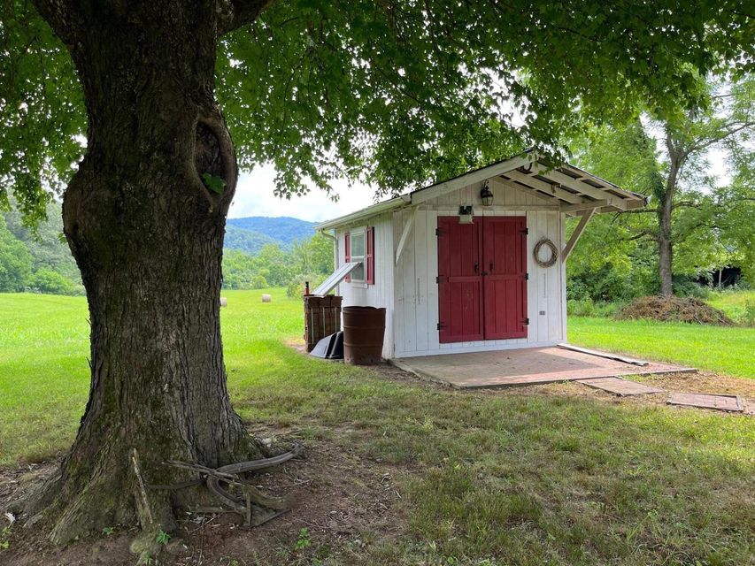 Photo #4: 149 Hardwood Lane
