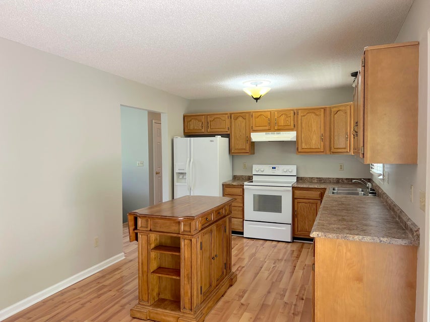Photo #10: 1008 Bryan Court