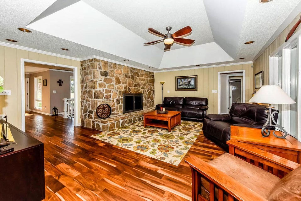 Photo #7: 821 Briarcliff Circle