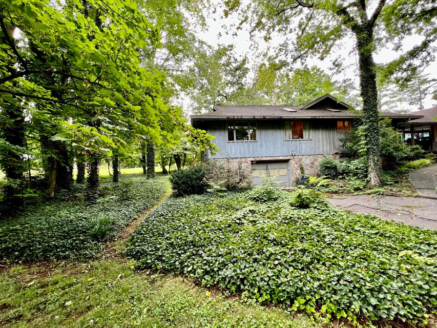 Photo #37: 821 Briarcliff Circle