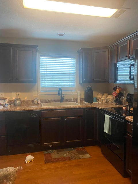 Photo #5: 652 Grays Pointe Ct Court