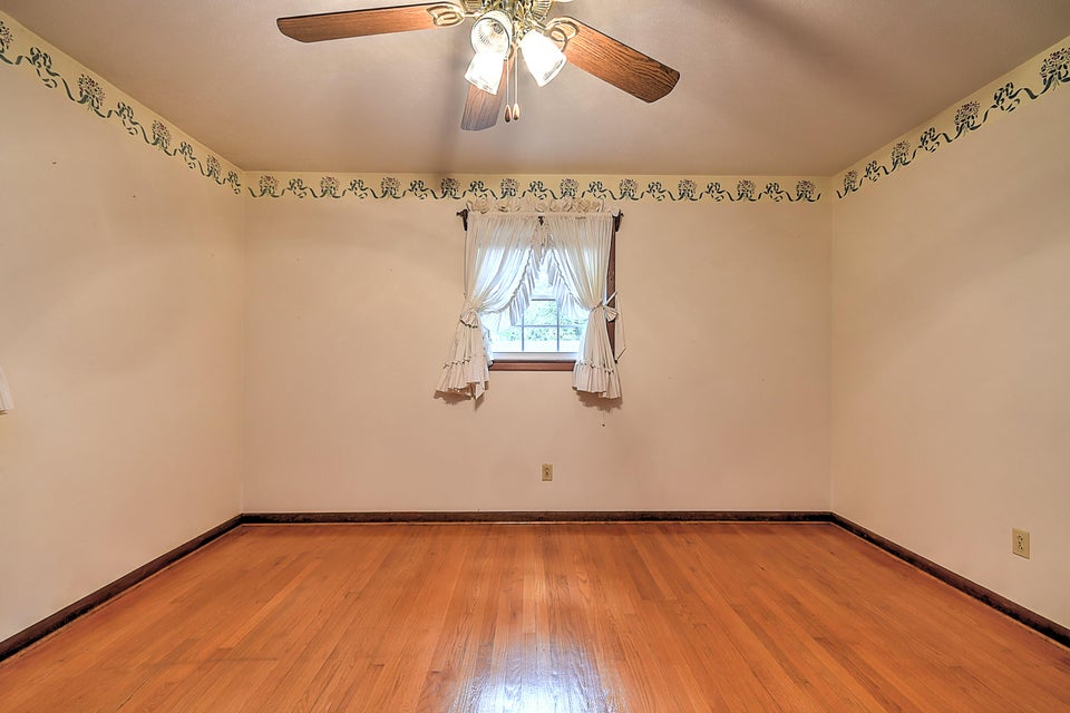 Photo #18: 1413 Brentwood Drive