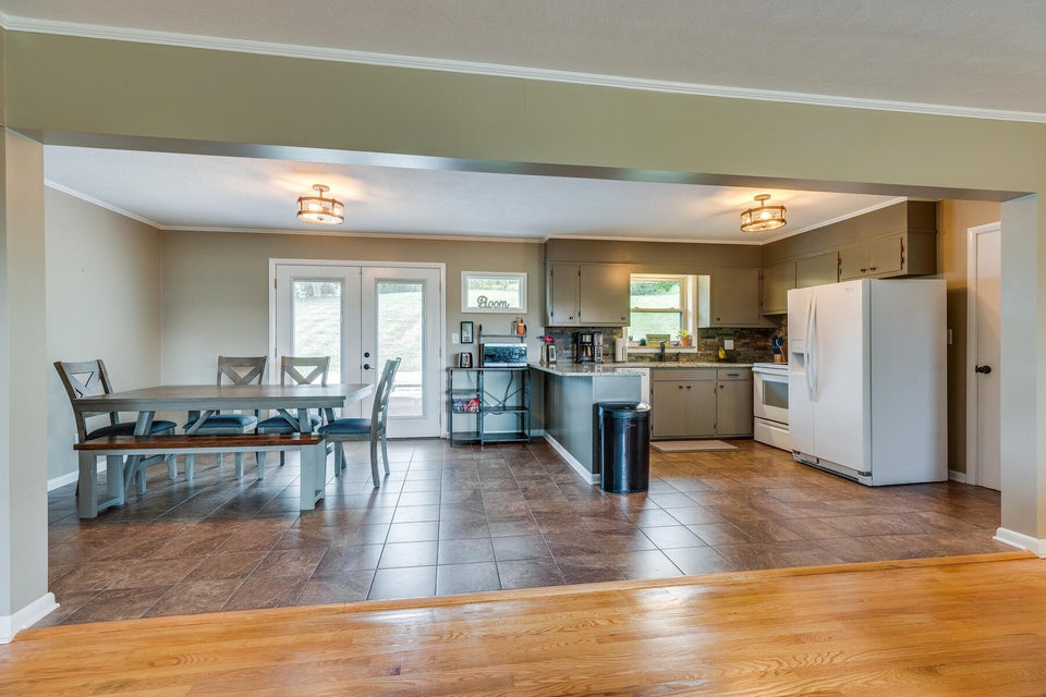 Photo #10: 1708 Moore Avenue