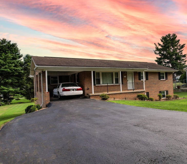 Photo #8: 918 Sylvan Circle