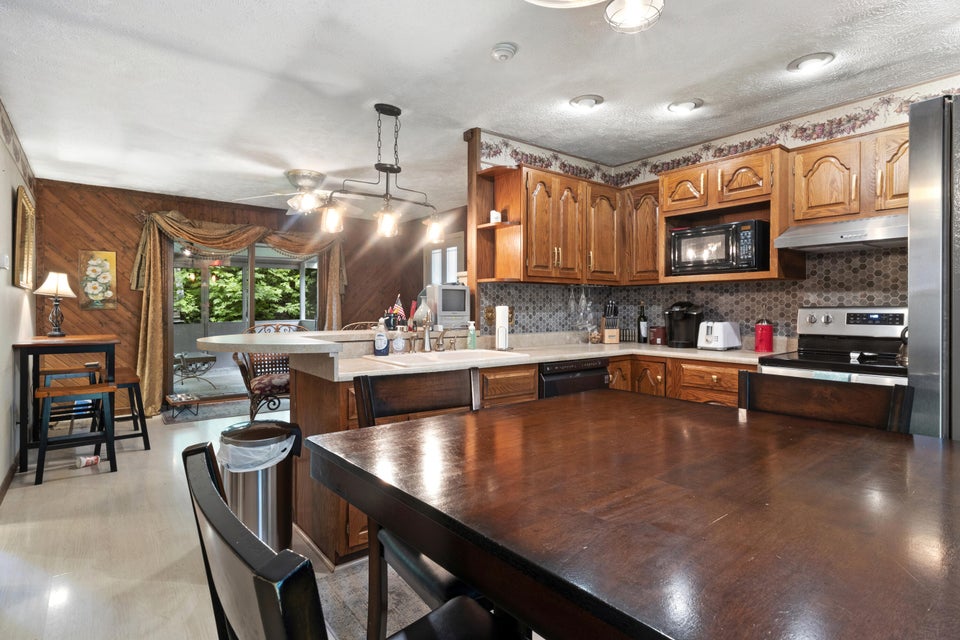 Photo #15: 626 Blanton Avenue