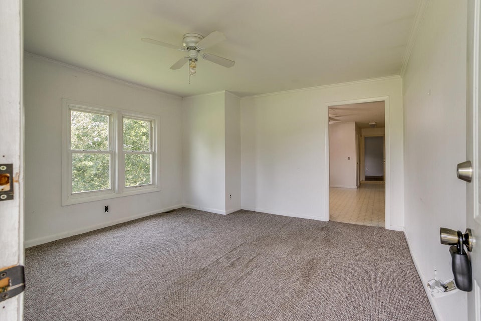 Photo #4: 317 Mockingbird Lane