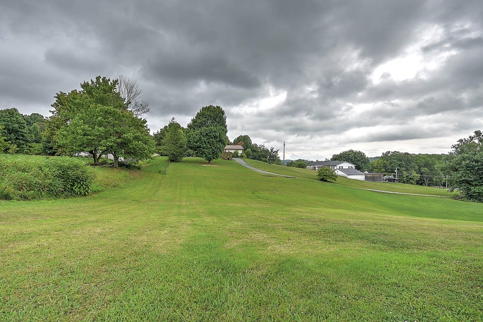 Photo #6: 201 Lincoln Drive