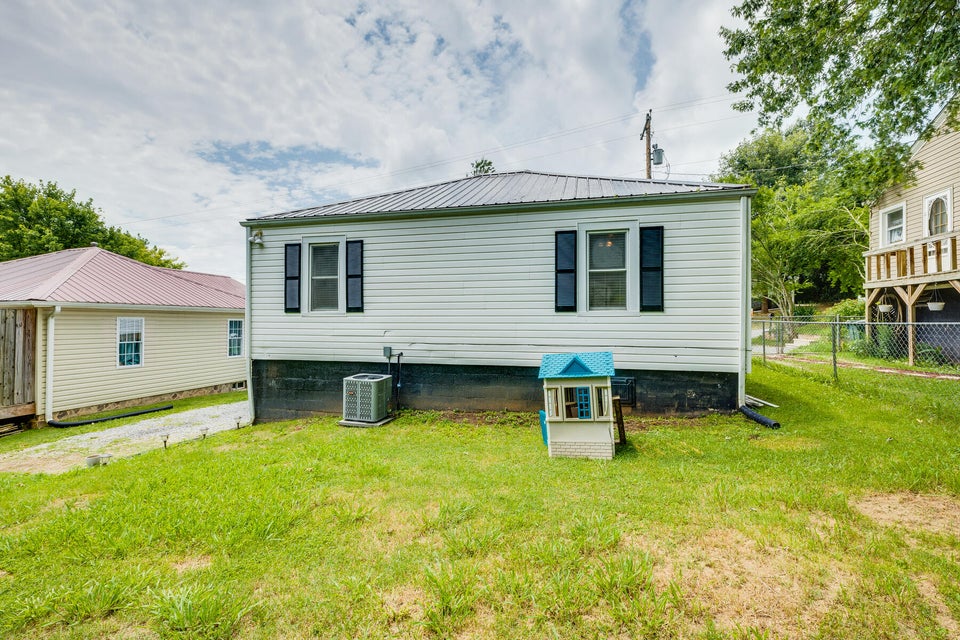 Photo #22: 914 Nave Street