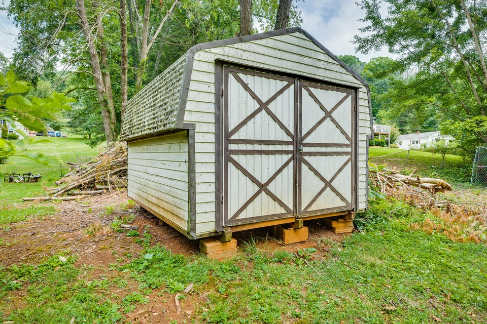 Photo #23: 914 Nave Street