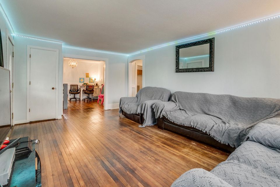 Photo #10: 1849 Oakwood Drive