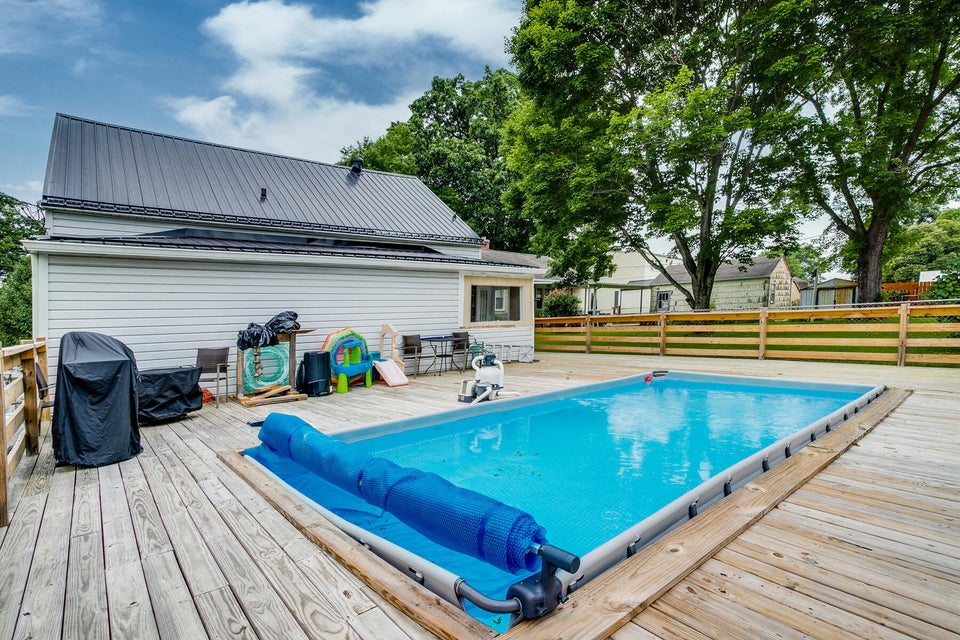 Photo #40: 1849 Oakwood Drive
