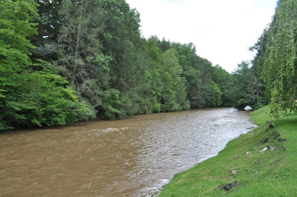 Photo #37: 4000 Calabash Lane