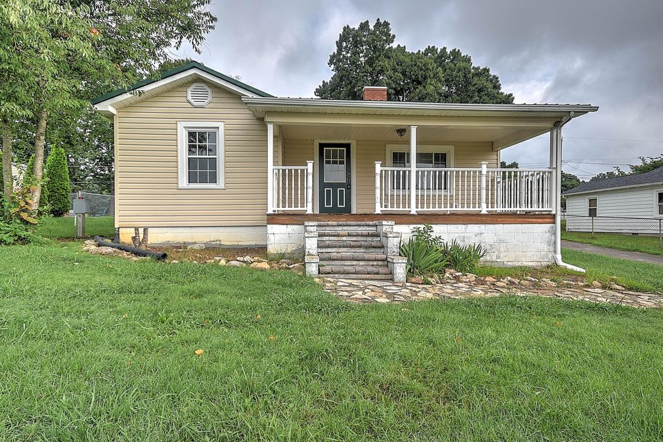 Photo #2: 413 Dogwood Street