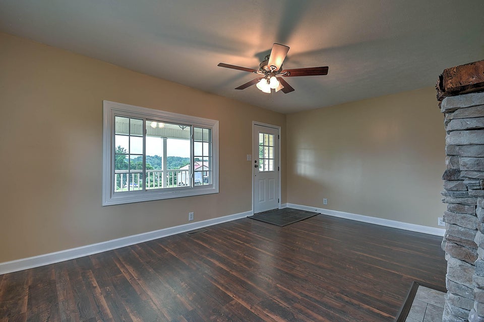 Photo #18: 413 Dogwood Street