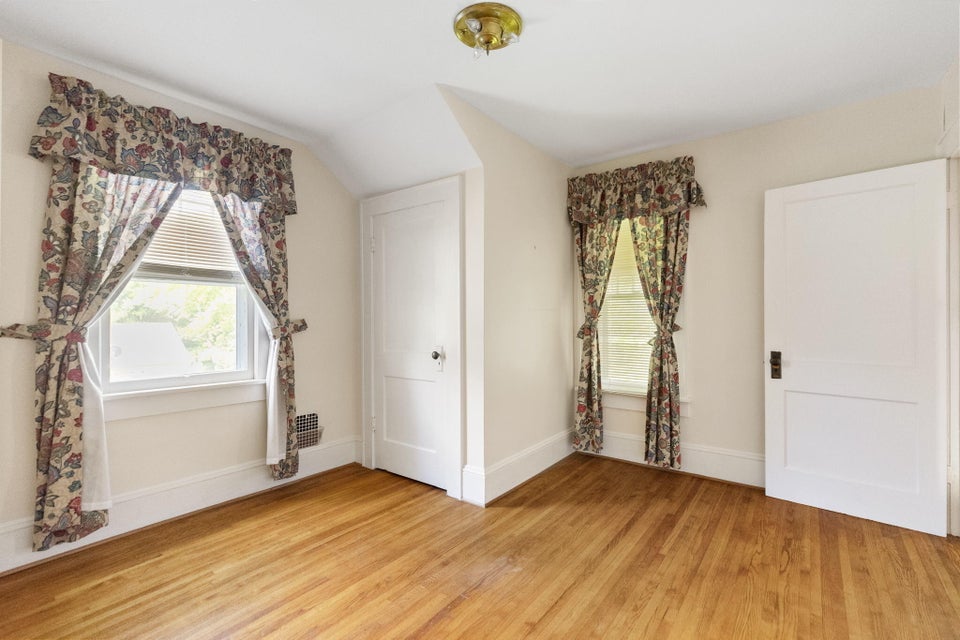 Photo #15: 2816 Walnut Street
