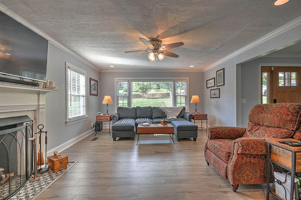 Photo #11: 1121 Watauga Street