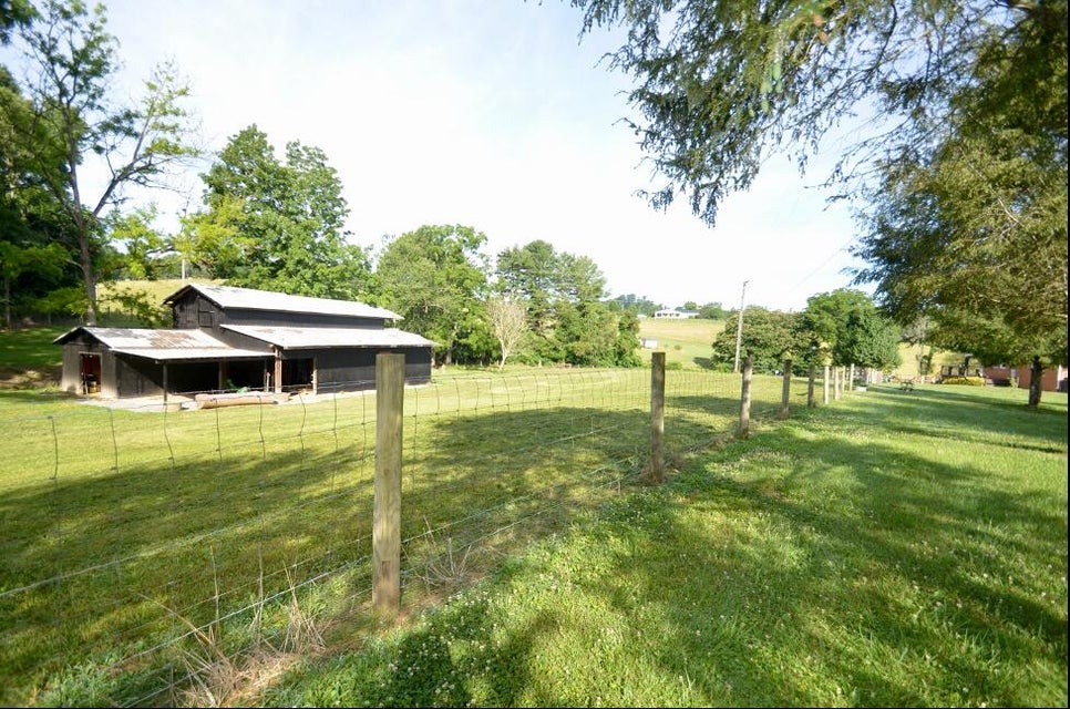 Photo #7: 22643 Twin Oaks Road
