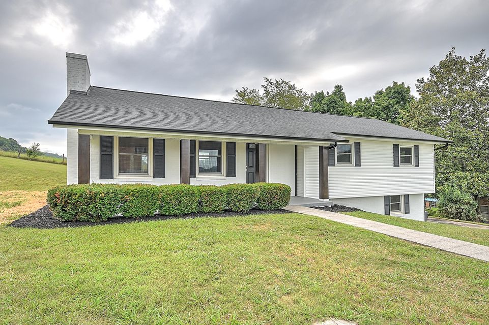 Photo #2: 213 Dartmouth Drive