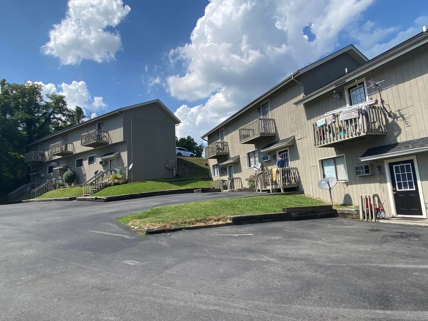 Photo #3: 3800 Memorial Boulevard