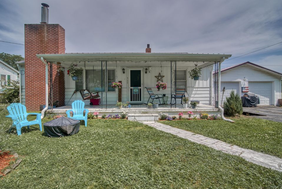 Photo #2: 315 Crescent Drive