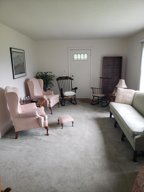 Photo #11: 211 Sargeant Street