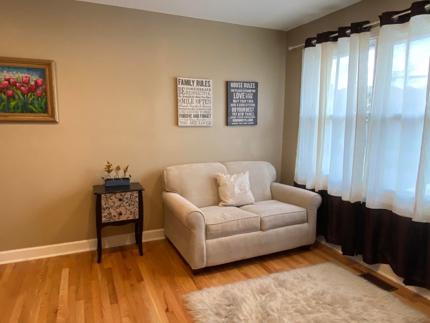 Photo #6: 737 Sir Echo Drive