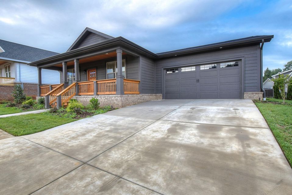 Photo #4: 309 Princeton Gardens Drive