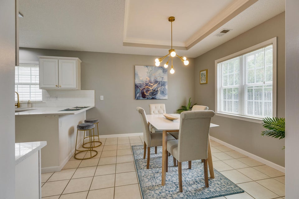 Photo #10: 3 Mannington Court