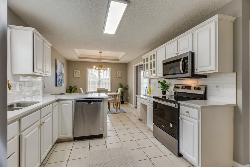 Photo #13: 3 Mannington Court