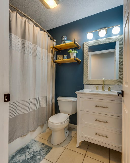 Photo #19: 3 Mannington Court