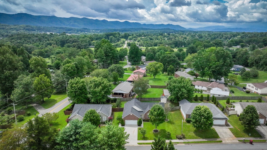 Photo #30: 3 Mannington Court