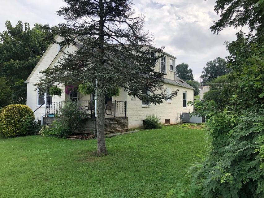 Photo #3: 918 Dejarnette Street