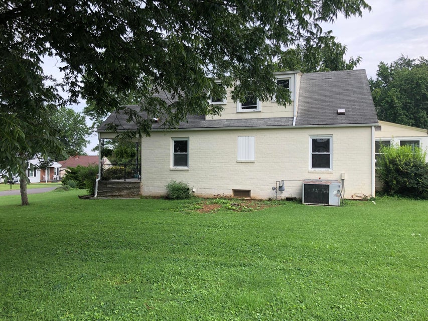 Photo #4: 918 Dejarnette Street