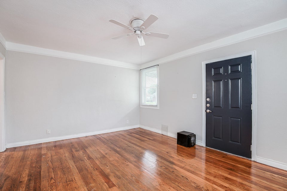 Photo #11: 1625 Carolina Avenue