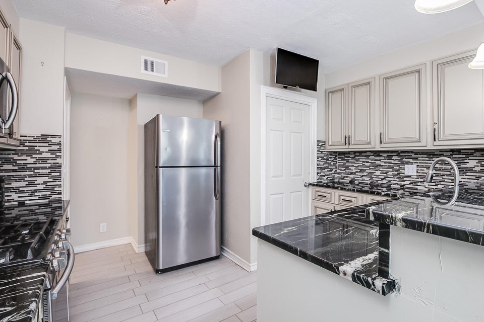 Photo #18: 1625 Carolina Avenue