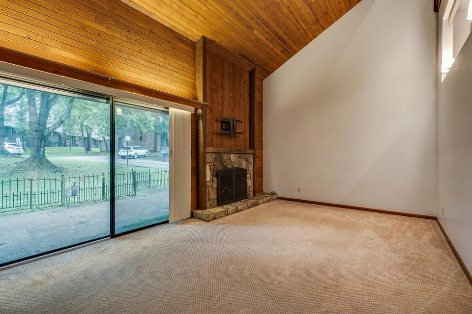 Photo #11: 115 Beechnut Street