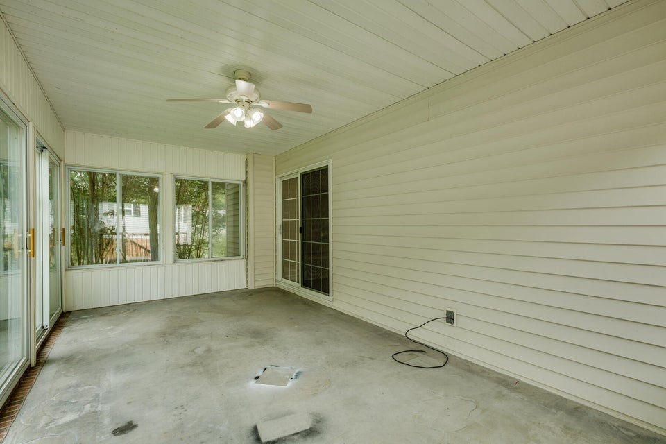 Photo #33: 3529 Thornton Drive